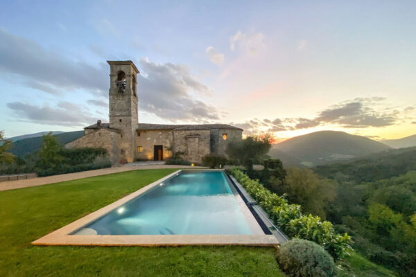 WOW Italy in Luxury Villas 1